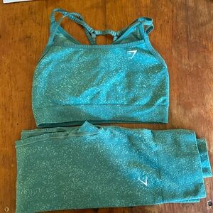 Gymshark two piece 💚 M